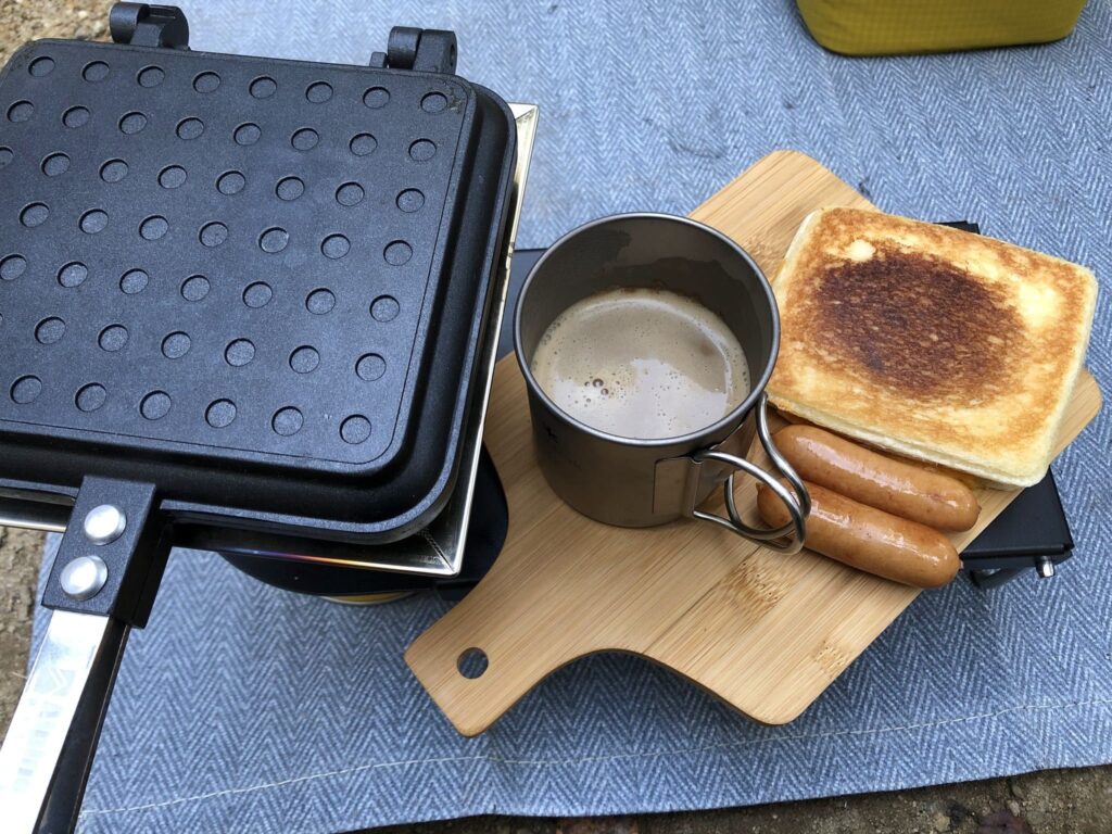 ホットサンドメーカーとチタンマグ