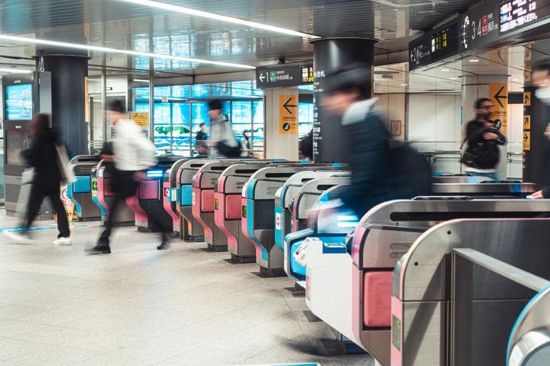 駅の改札